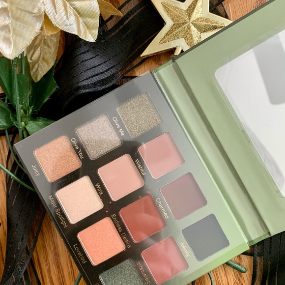 VIOLET VOSS OLIVE YOU FOREVER EYESHADOW PALETTE 12 BOLD SHADES BRAND NEW IN BOX - Picture 14 of 16